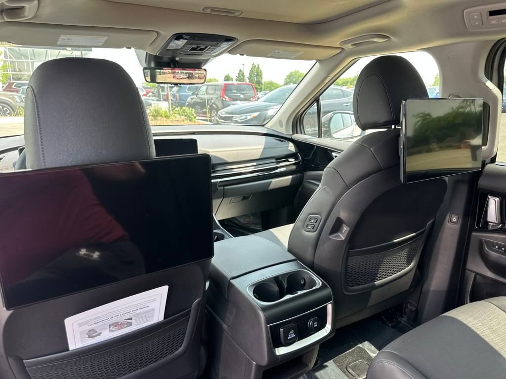 New 2025 Kia Carnival SX Prestige FWD image 19