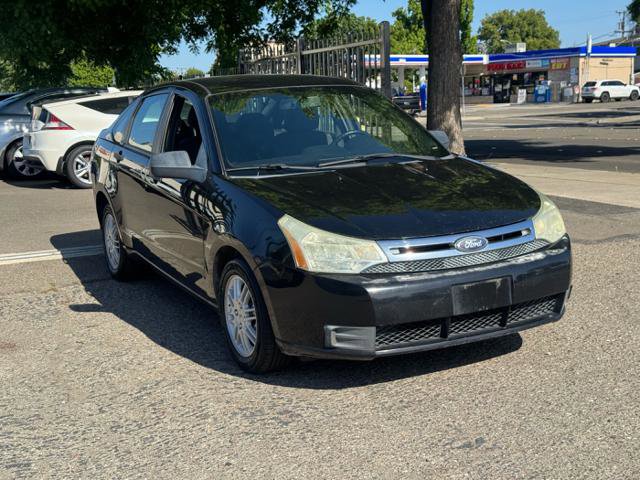 Used 2011 Ford Focus SE w/ 201A Rapid Spec Order Code FWD image 2