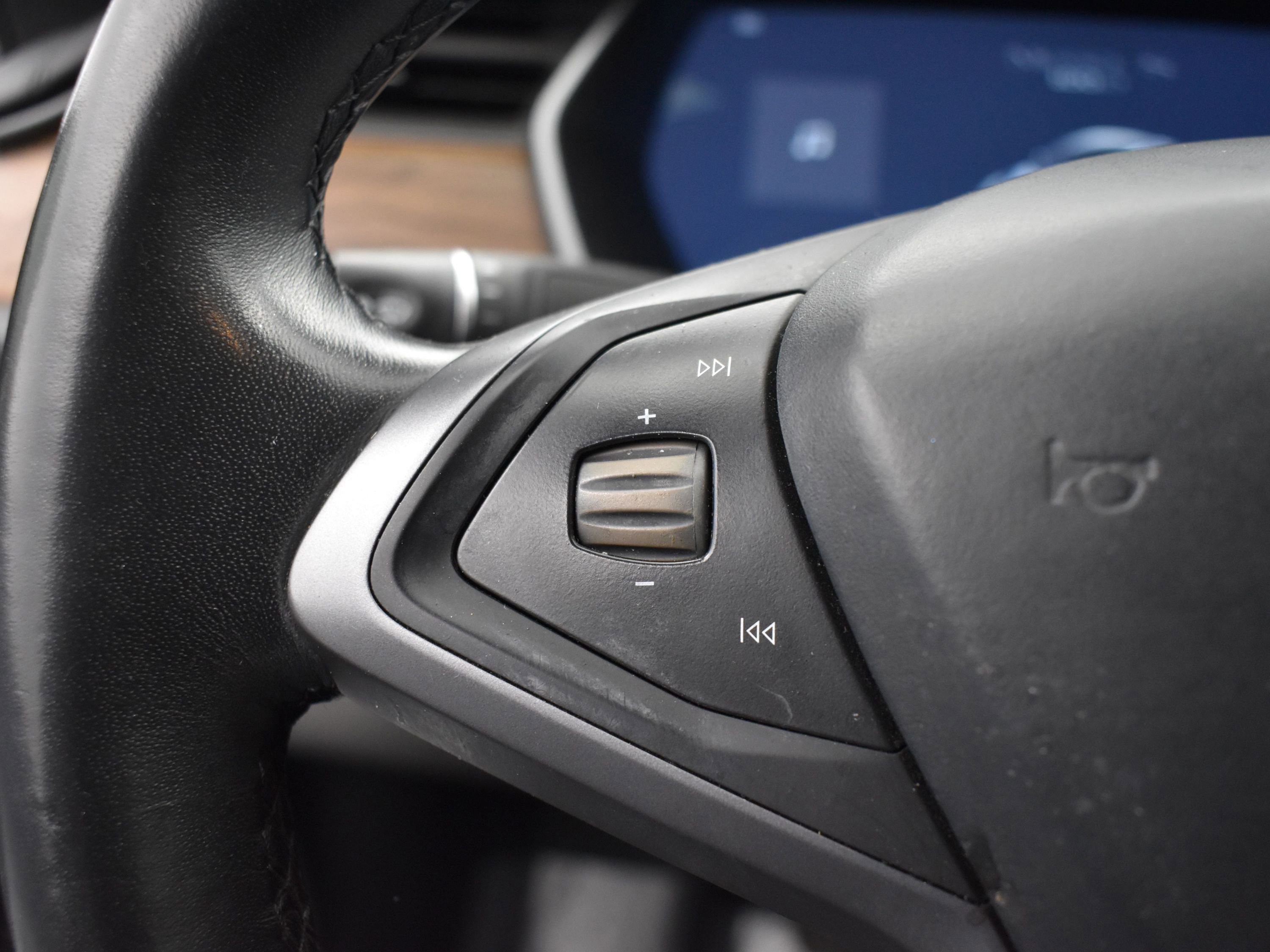 Used 2018 Tesla Model S AWD image 9