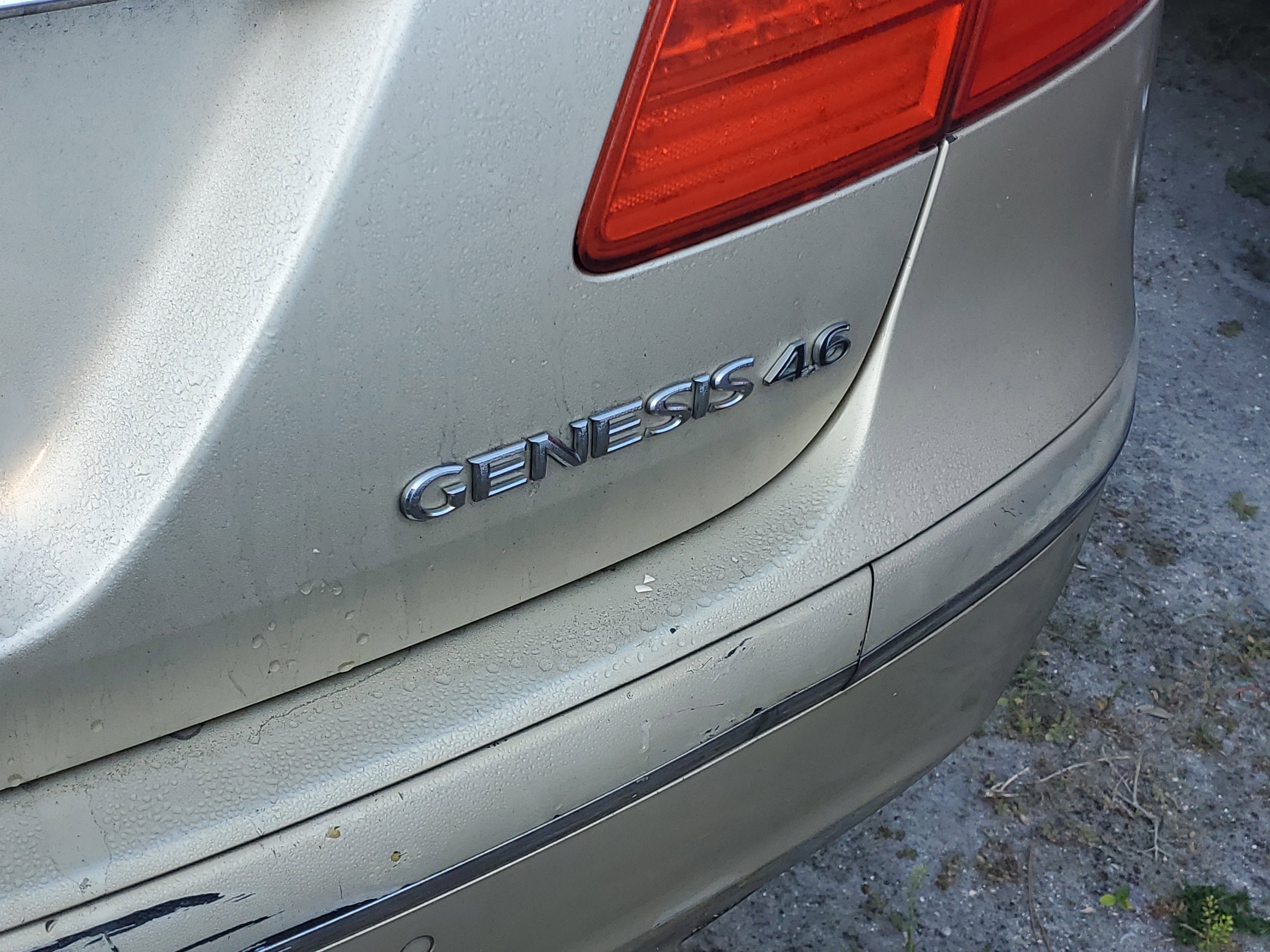 Used 2011 Hyundai Genesis 4.6 RWD image 8