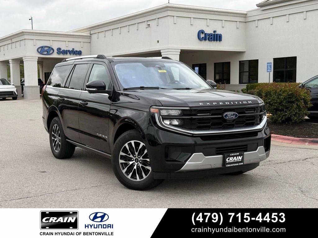 Used 2025 Ford Expedition Platinum AWD/4WD image 1