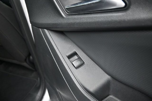 Used 2025 Chevrolet Equinox LT FWD image 45