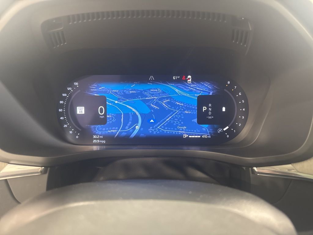 Used 2025 Volvo XC60 B5 Ultra w/ Climate Package image 12