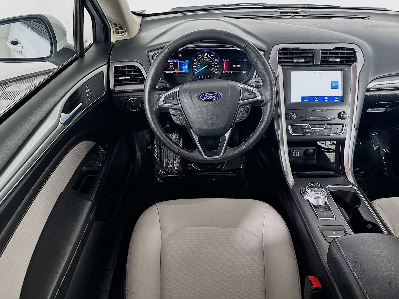 Used 2020 Ford Fusion SE w/ Equipment Group 151A image 19