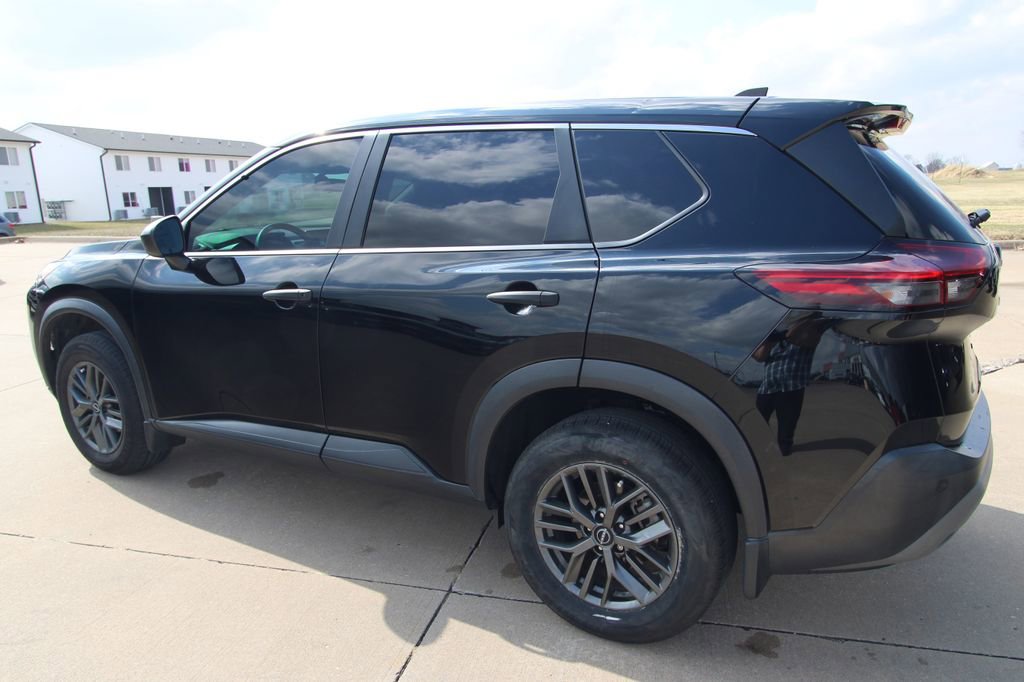 Used 2022 Nissan Rogue S image 14