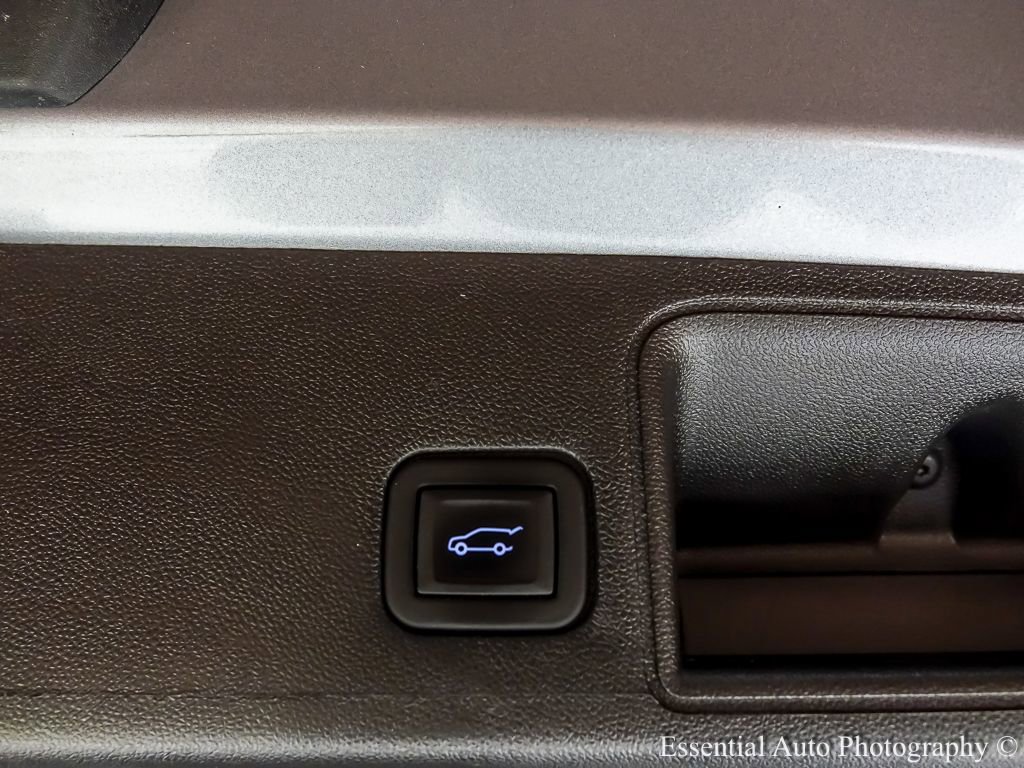 Used 2024 GMC Terrain SLT w/ Infotainment Package II image 30