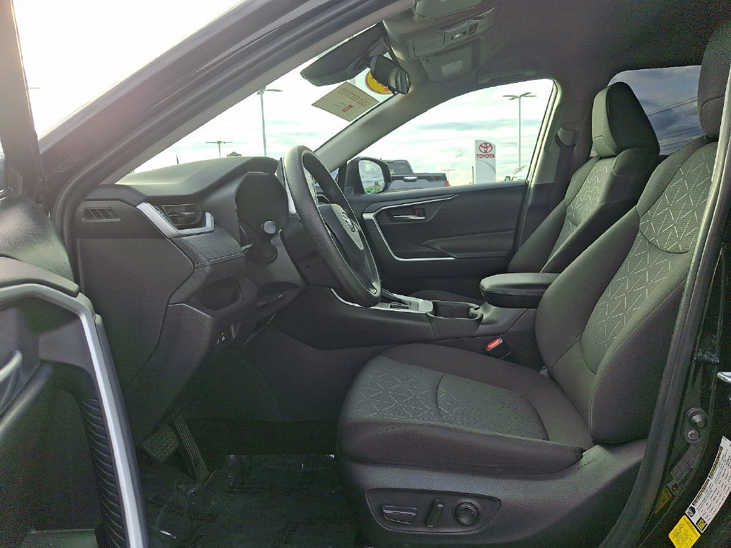 Used 2024 Toyota RAV4 XLE AWD/4WD image 13