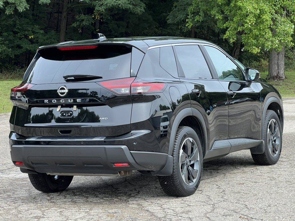 Used 2025 Nissan Rogue SV AWD/4WD image 37