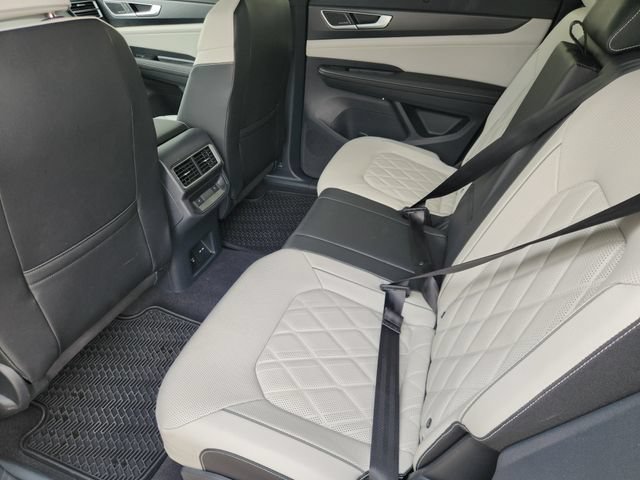 Used 2026 Volkswagen Atlas Cross Sport SEL Premium R-Line AWD/4WD image 31