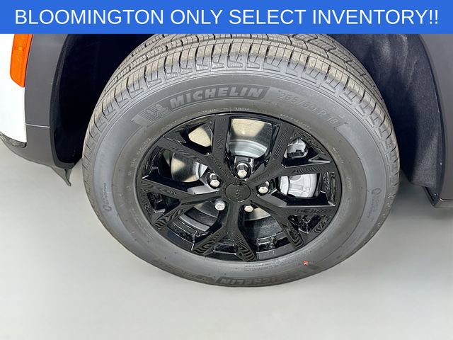 New 2025 Jeep Grand Cherokee L Laredo image 31