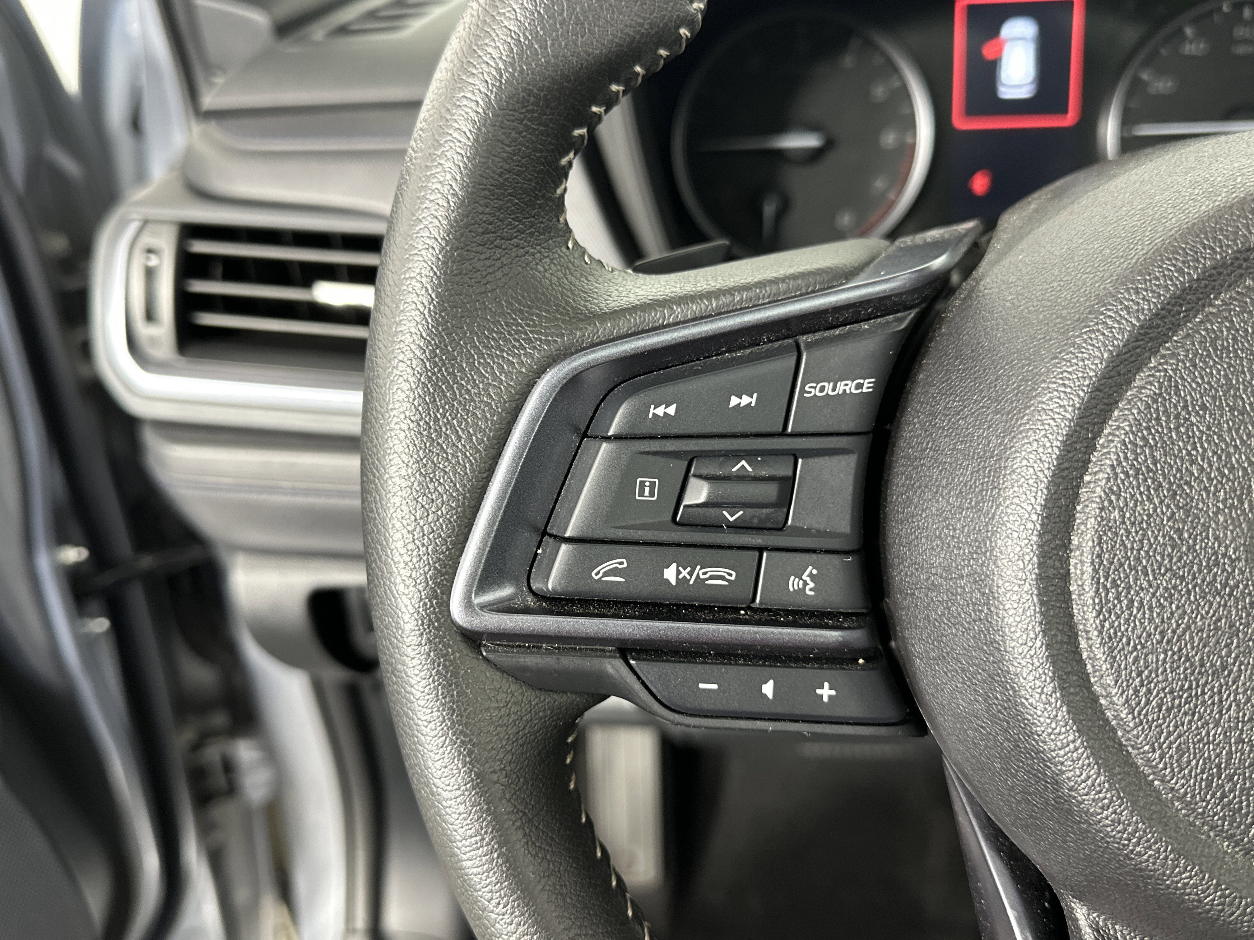 Used 2025 Subaru Forester Limited w/ Popular Package #2 image 29