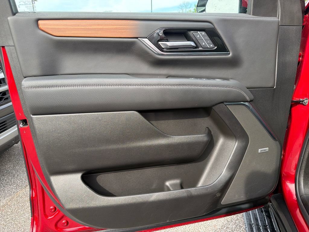 Used 2025 GMC Yukon Denali w/ Denali Reserve Package image 29