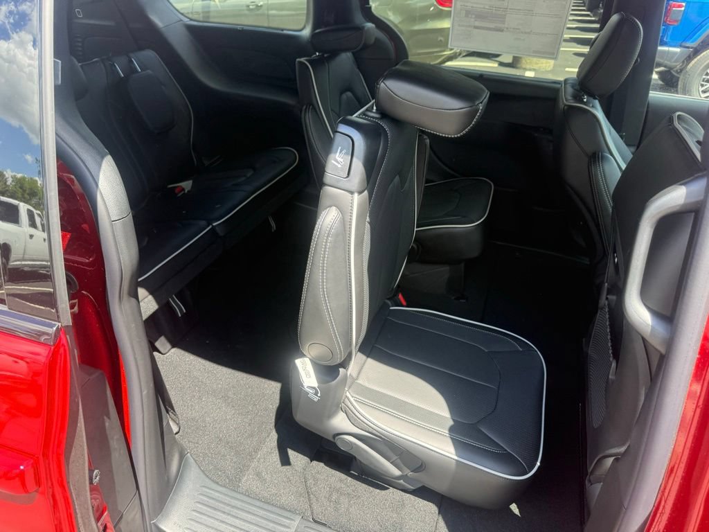 New 2027 Chrysler Pacifica Limited w/ Family Tech Group FWD image 56