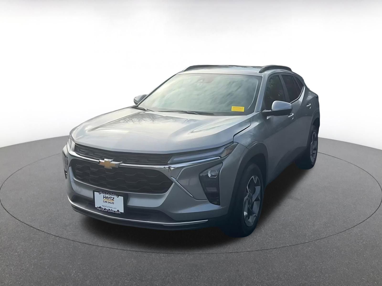 Used 2025 Chevrolet Trax LT w/ LT Convenience Package image 4