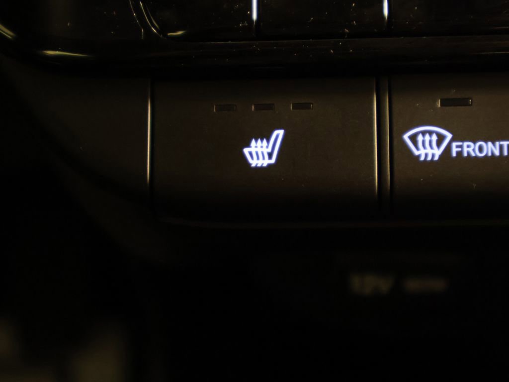 Used 2025 Hyundai Elantra Limited FWD image 59