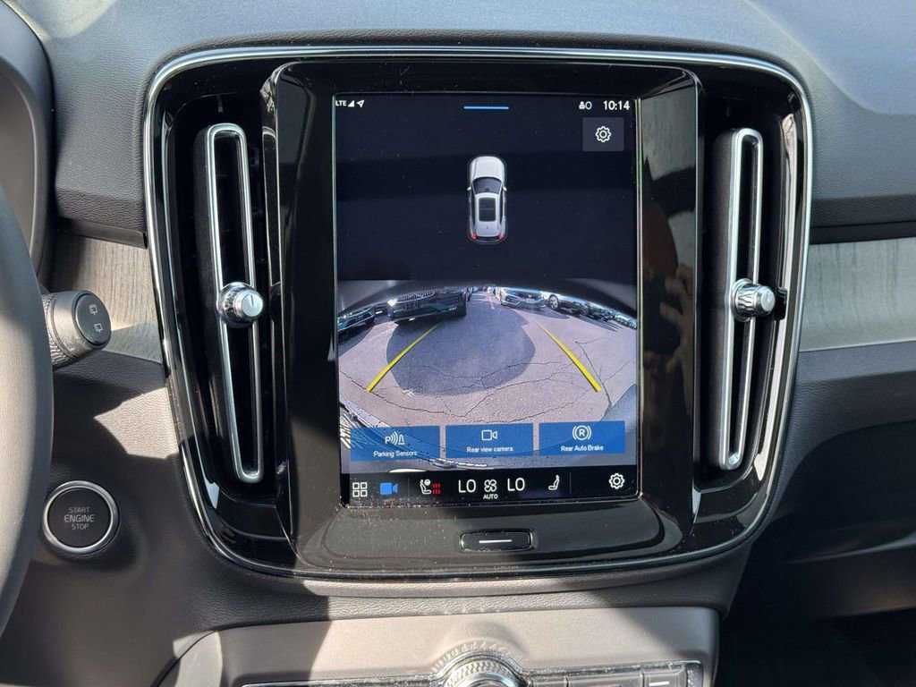 Certified 2023 Volvo XC40 B5 Plus w/ Climate Package image 25