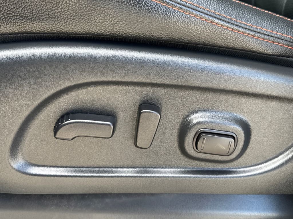 Used 2024 Nissan Titan PRO-4X w/ Pro-4x Convenience Package image 32