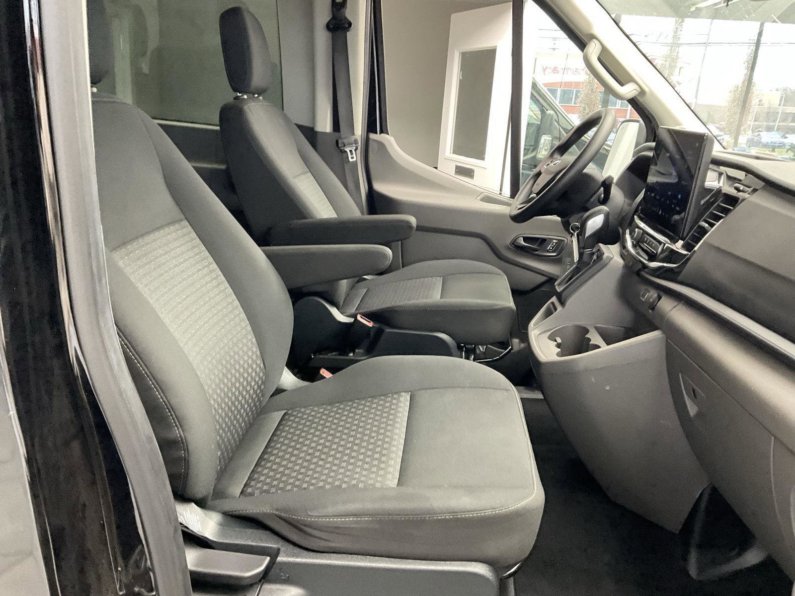 Used 2023 Ford Transit 350 XLT image 12