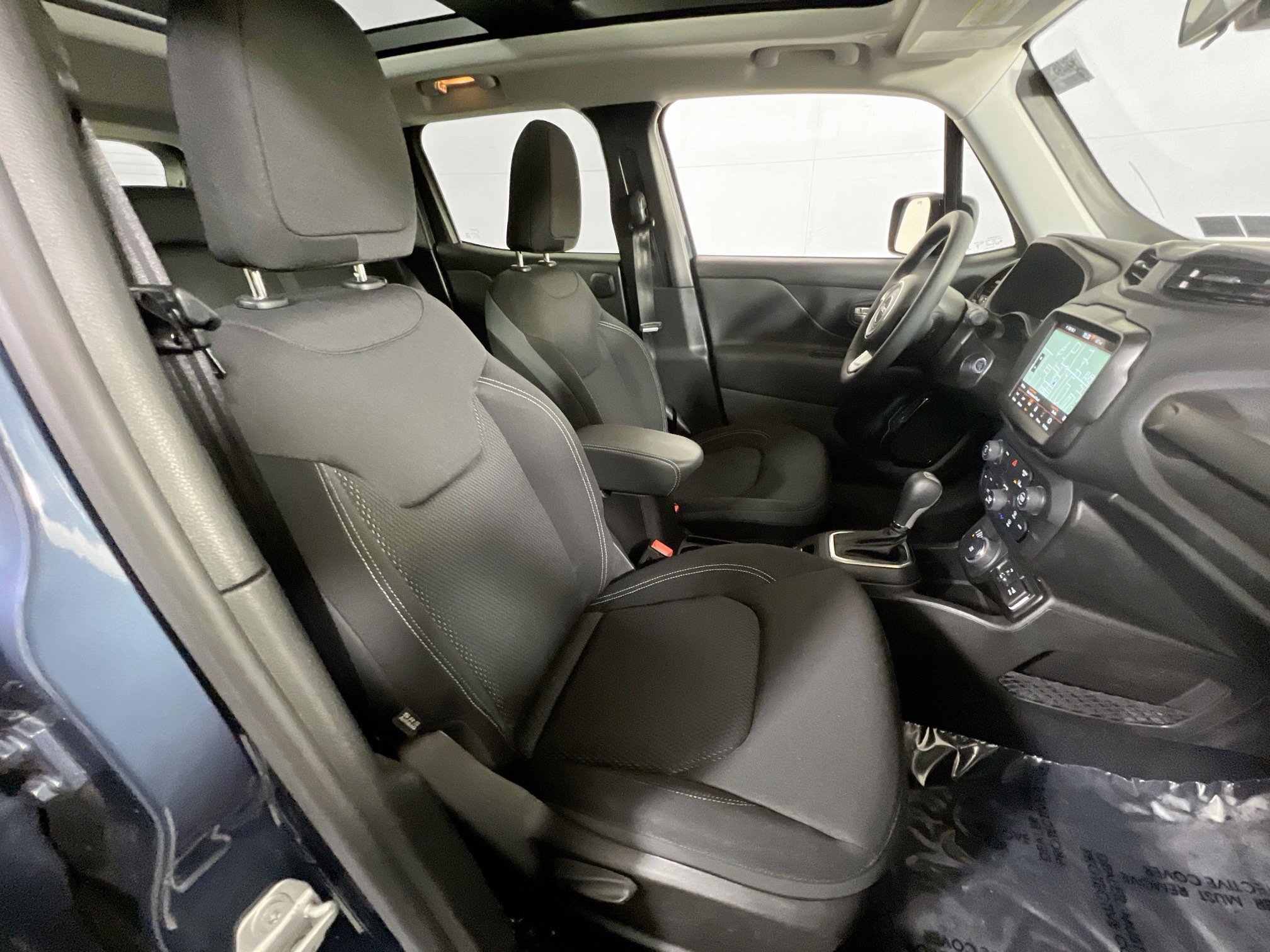 Used 2023 Jeep Renegade Altitude w/ Sun/Sound Group AWD/4WD image 26