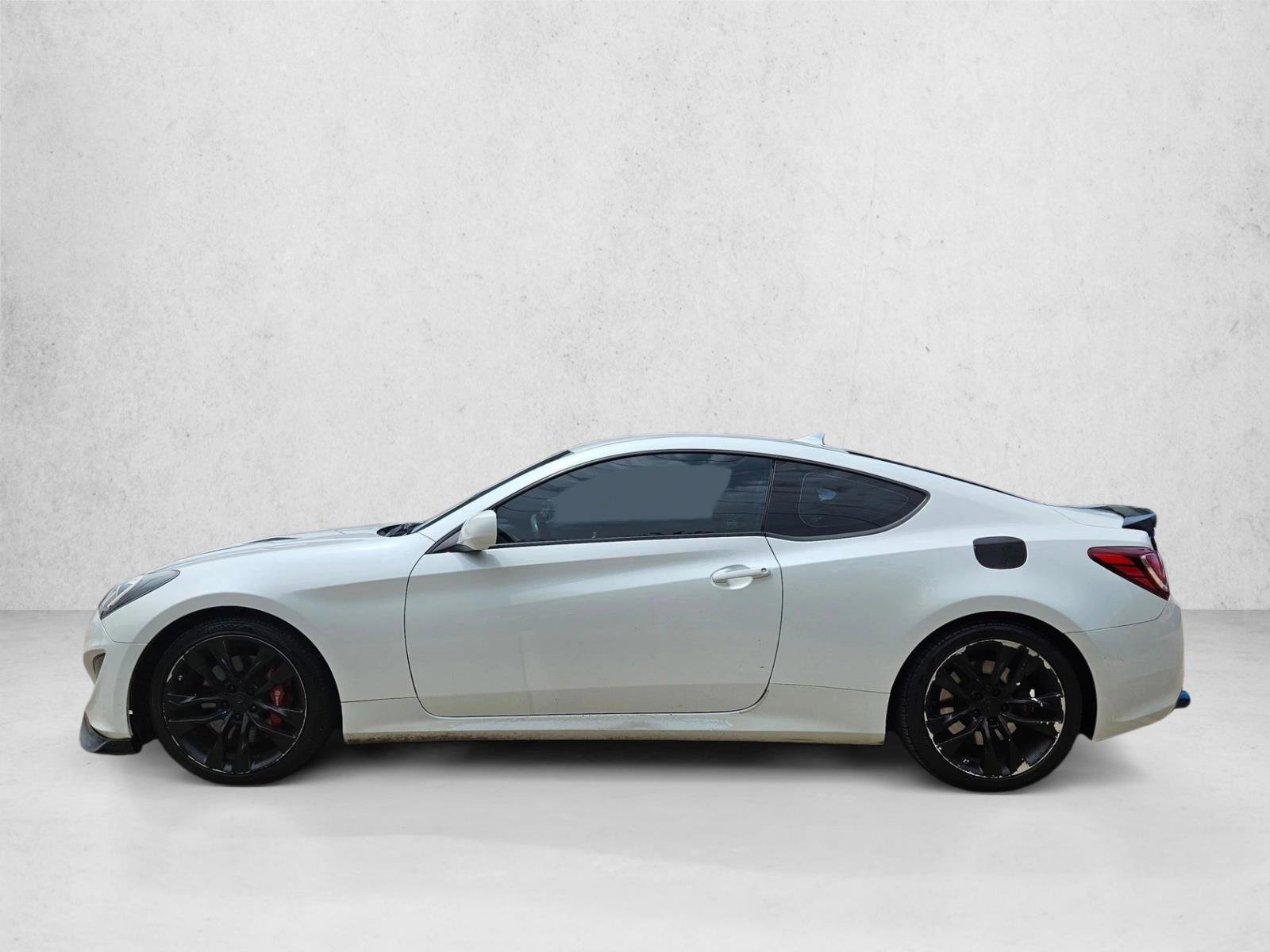 Used 2013 Hyundai Genesis 2.0T RWD image 9