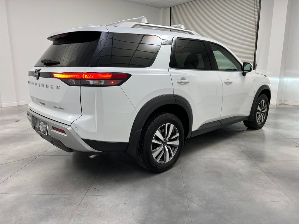 Used 2025 Nissan Pathfinder SL AWD/4WD image 9