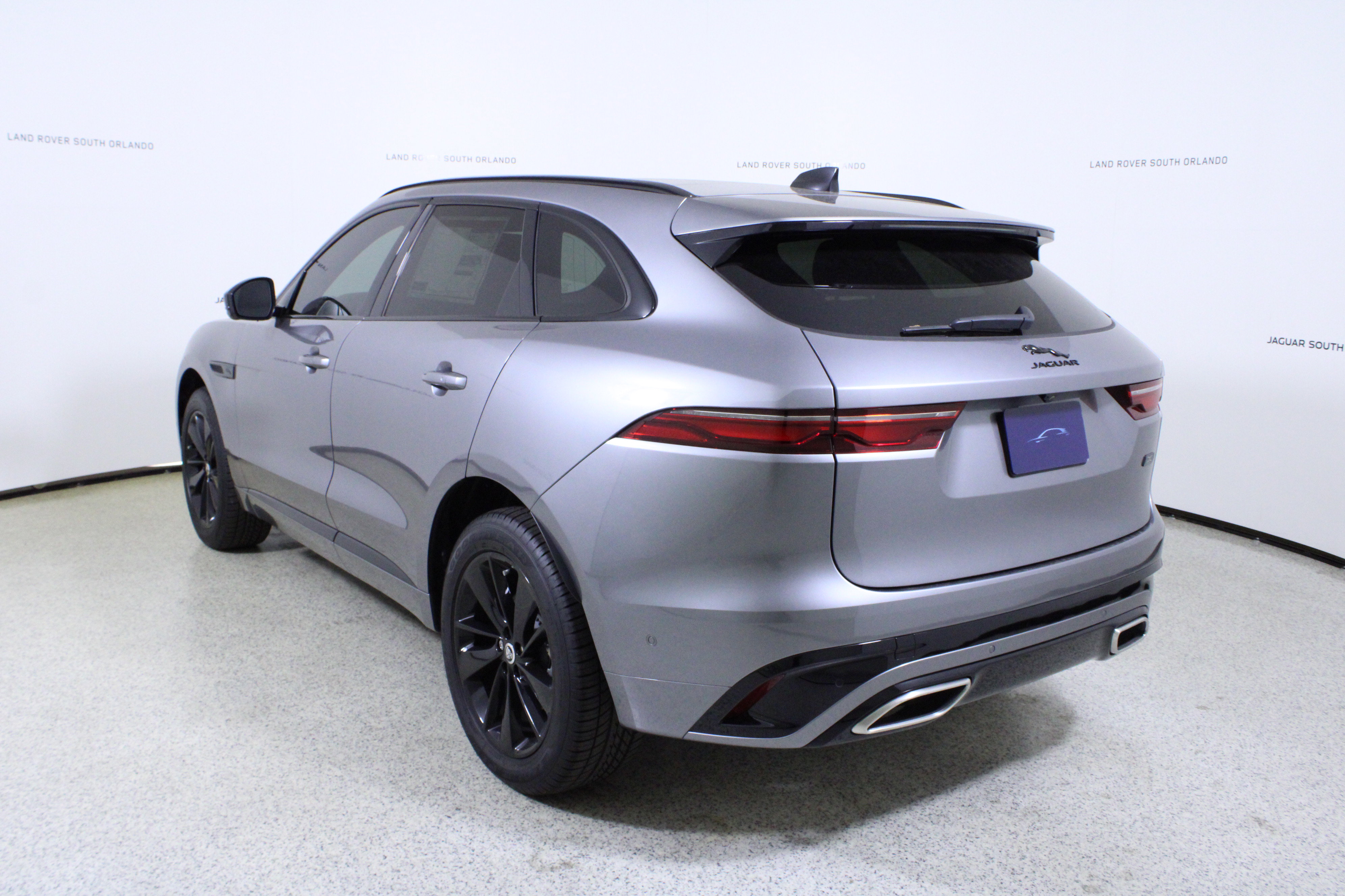 New 2026 Jaguar F-PACE R-Dynamic S image 5