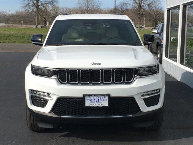 Used 2023 Jeep Grand Cherokee Limited AWD/4WD image 4