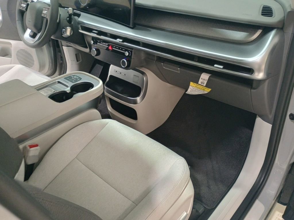 New 2026 Hyundai Ioniq 9 SE image 13