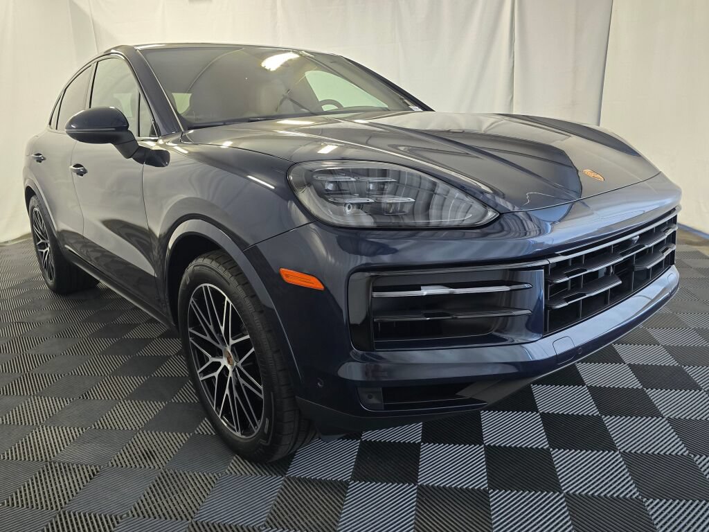 Certified 2025 Porsche Cayenne Coupe AWD/4WD image 9
