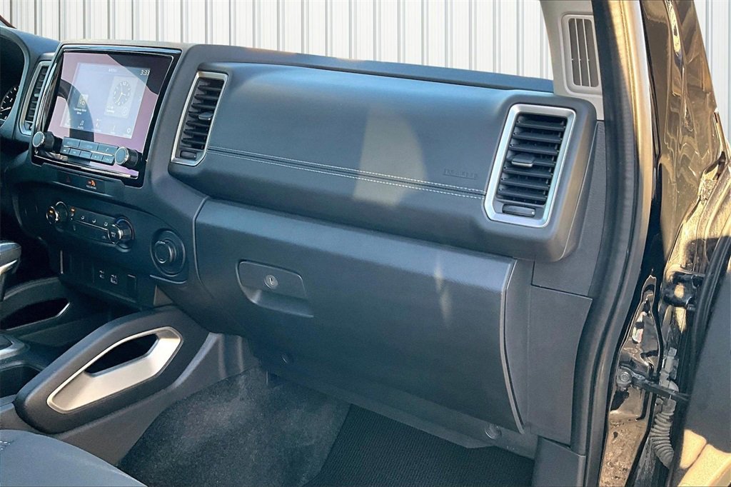 Used 2022 Nissan Frontier SV image 13