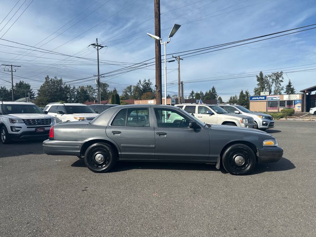 Used 2004 Ford Crown Victoria Police Interceptor RWD image 4