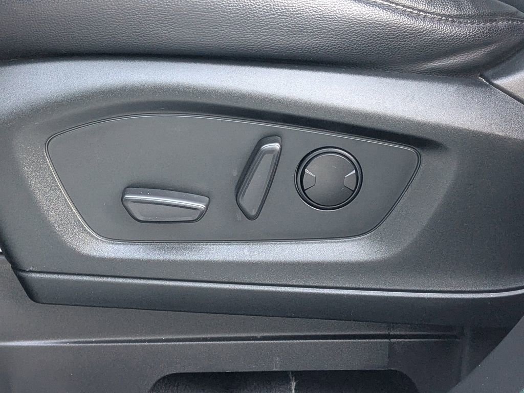 Used 2022 Ford Explorer Limited image 21