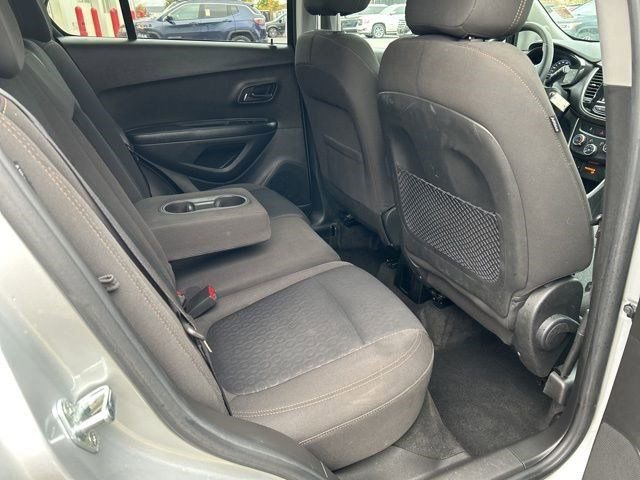 Used 2021 Chevrolet Trax LS w/ Tint and Cruise Package image 37