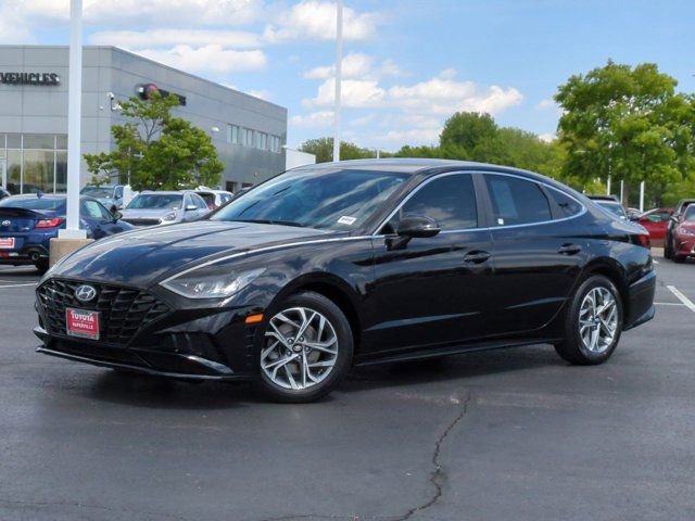 Used 2023 Hyundai Sonata SEL FWD image 2