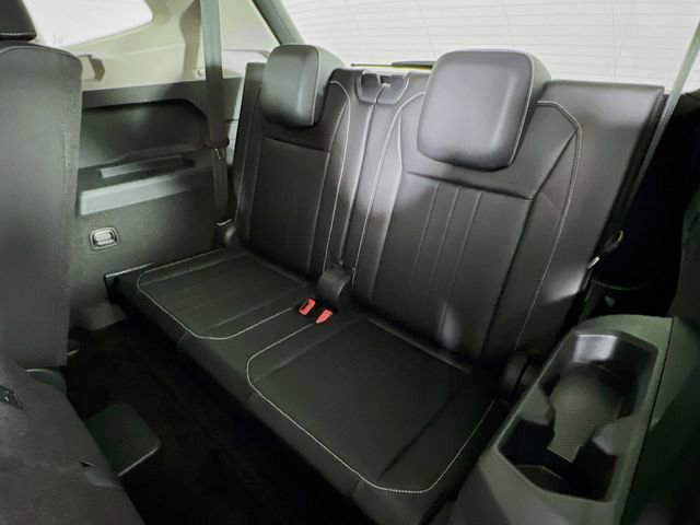 Used 2024 Volkswagen Tiguan SE image 33