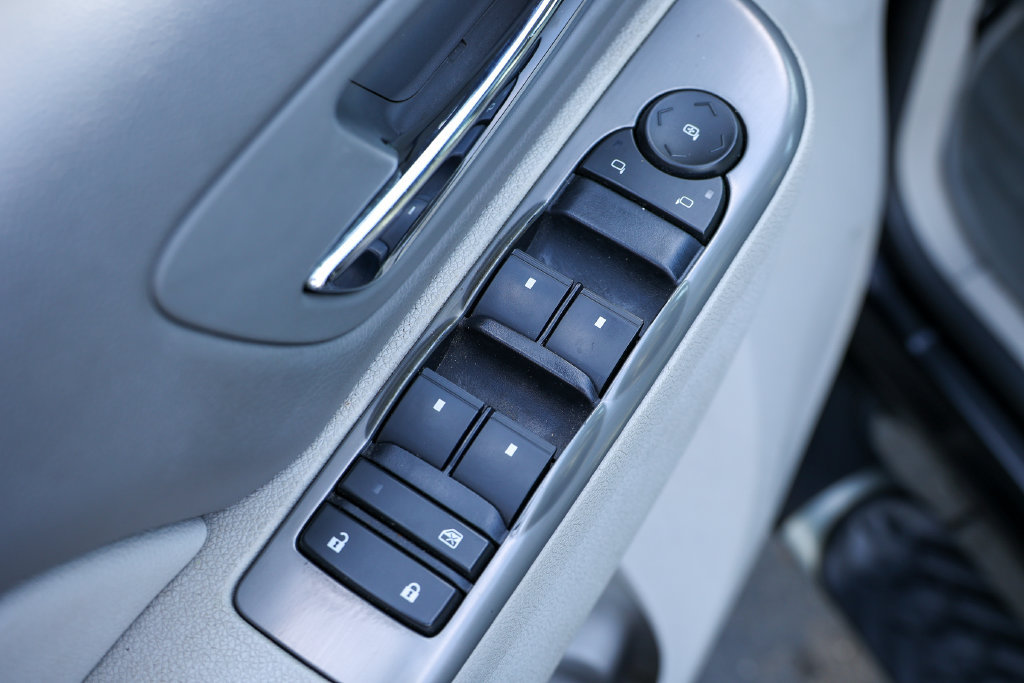 Used 2011 Chevrolet Suburban LT AWD/4WD image 5