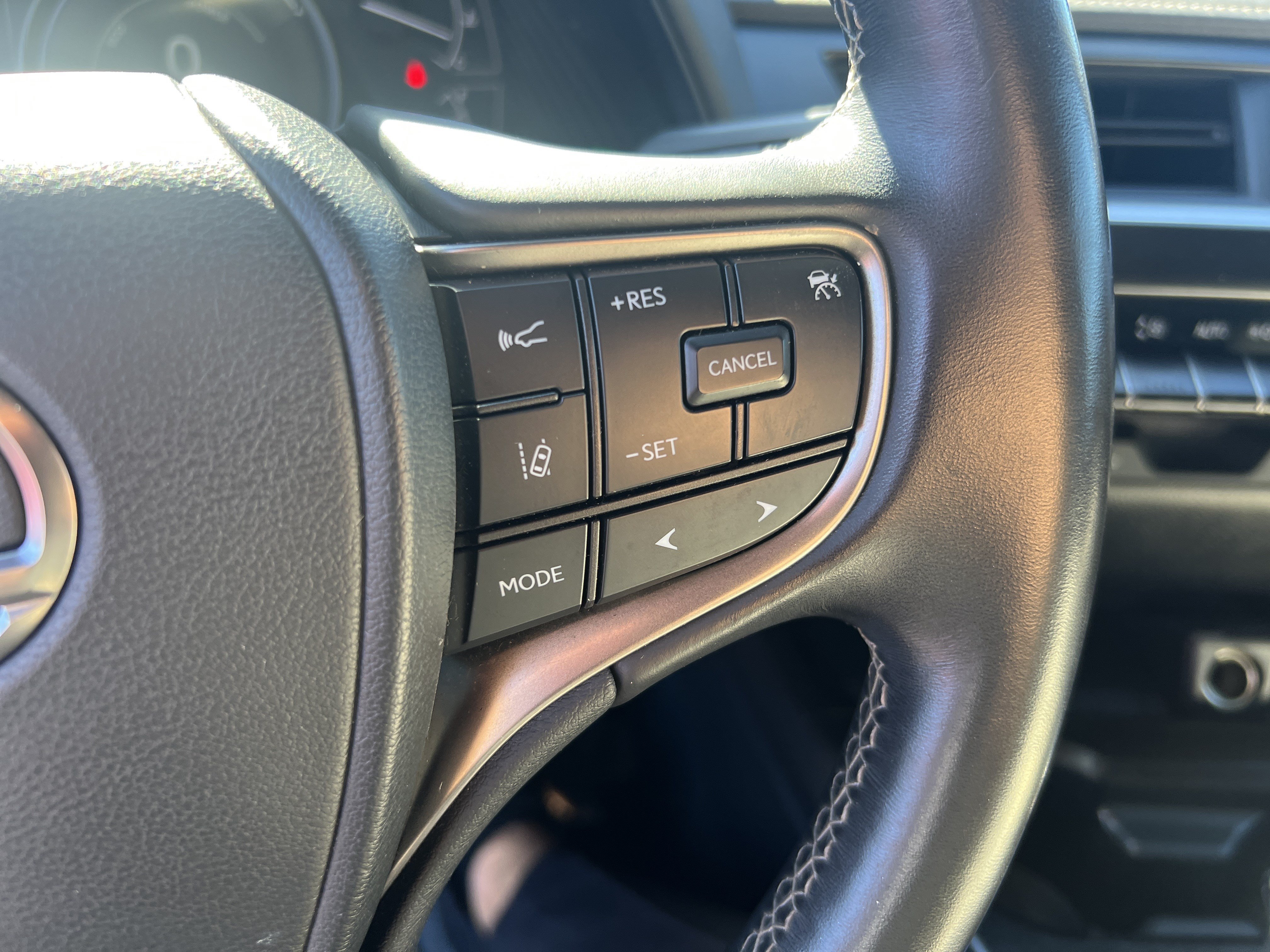 Used 2021 Lexus UX 250h w/ Accessory Package (Z1) AWD/4WD image 20