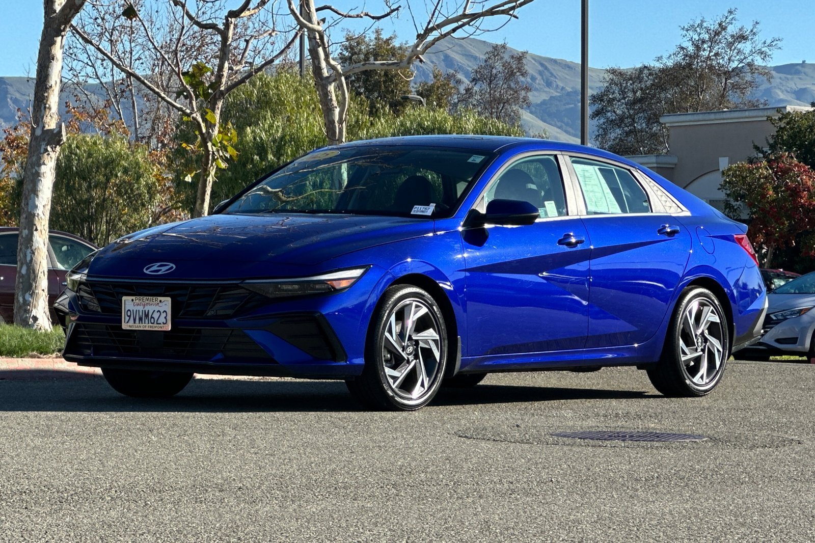 Used 2025 Hyundai Elantra Limited image 8