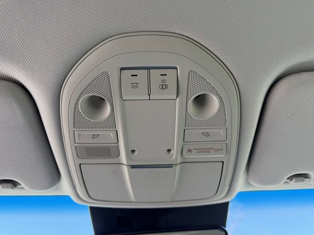 Used 2022 Genesis G70 2.0T image 24