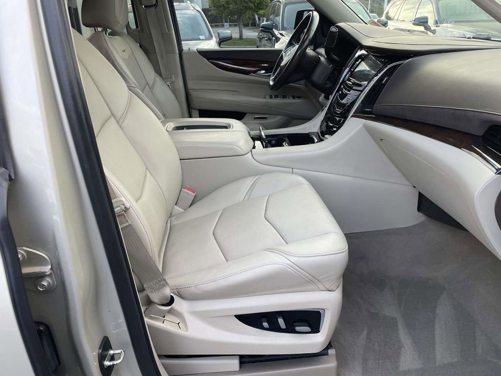 Used 2016 Cadillac Escalade Premium image 47