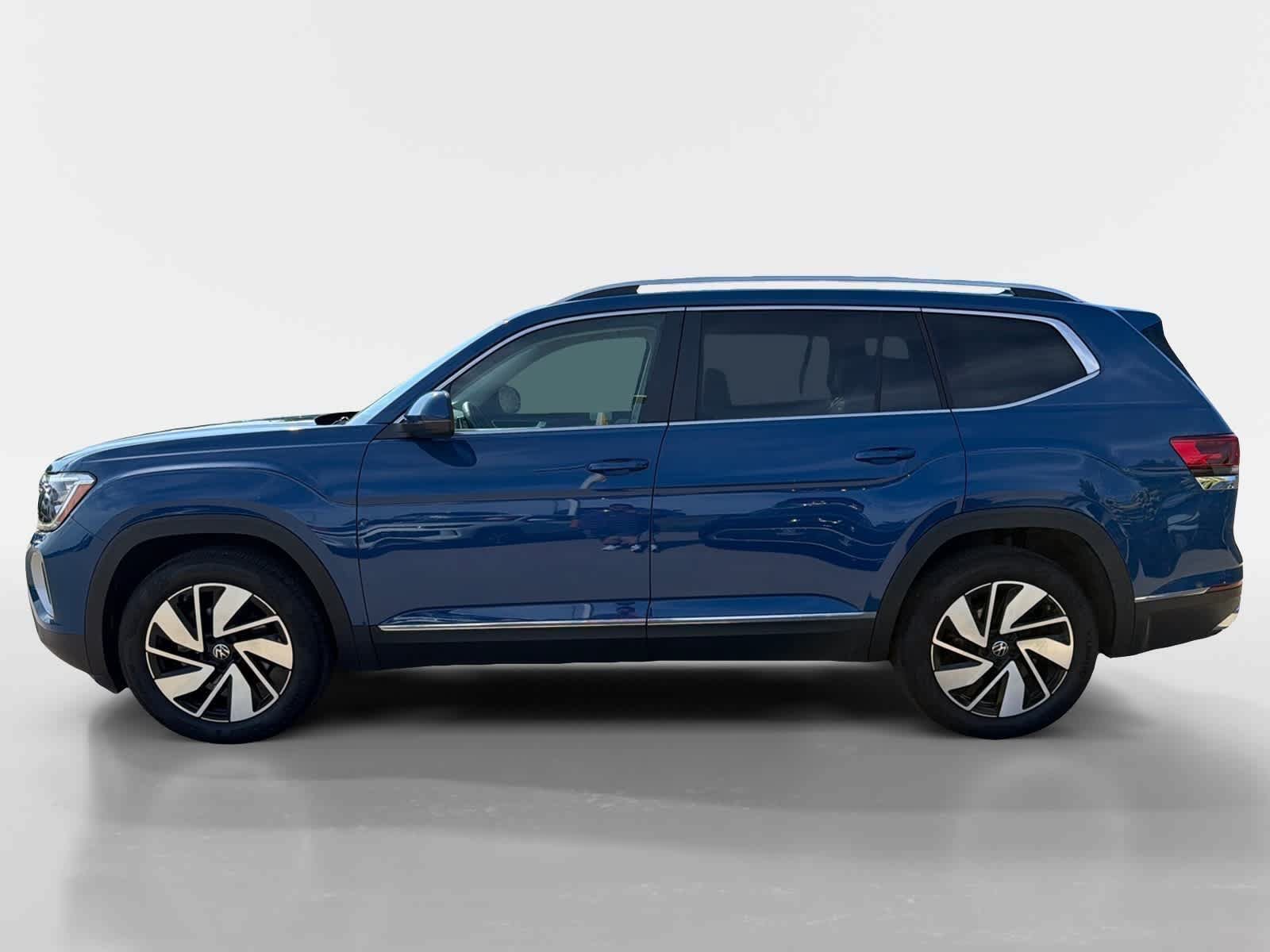 Used 2025 Volkswagen Atlas SEL AWD/4WD image 3