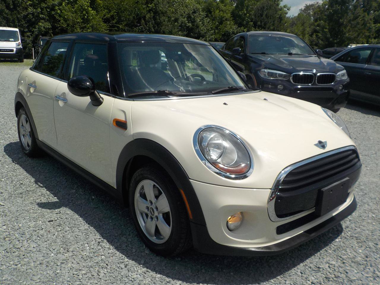 Used 2016 MINI Cooper 4-Door Hardtop FWD image 7