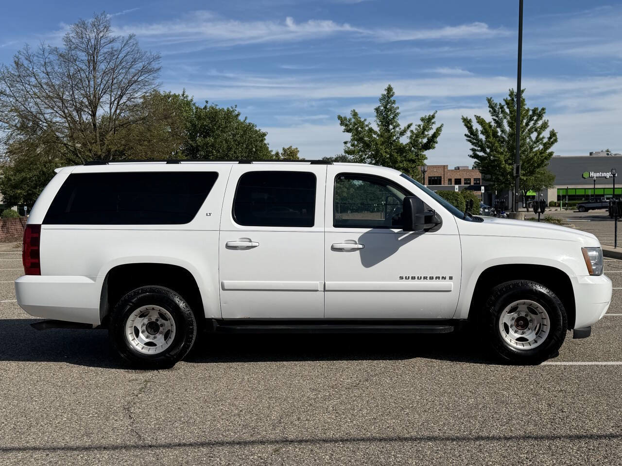 Used 2007 Chevrolet Suburban 2500 LT AWD/4WD image 5