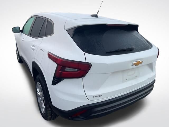 Used 2024 Chevrolet Trax LS image 8