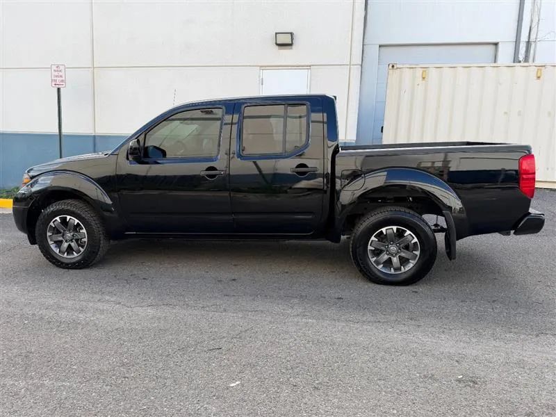 Used 2018 Nissan Frontier PRO-4X AWD/4WD image 9