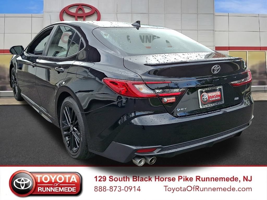 Used 2026 Toyota Camry SE FWD image 4