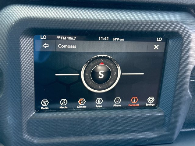 Used 2018 Jeep Wrangler Unlimited Sahara AWD/4WD image 18