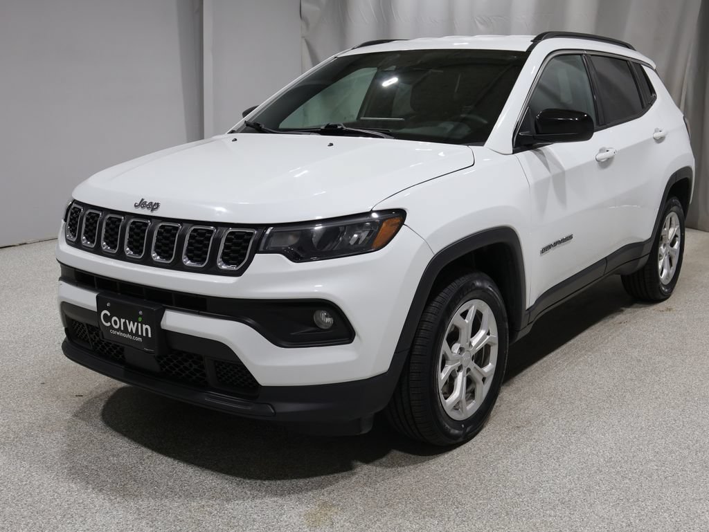 Used 2024 Jeep Compass Latitude AWD/4WD image 6