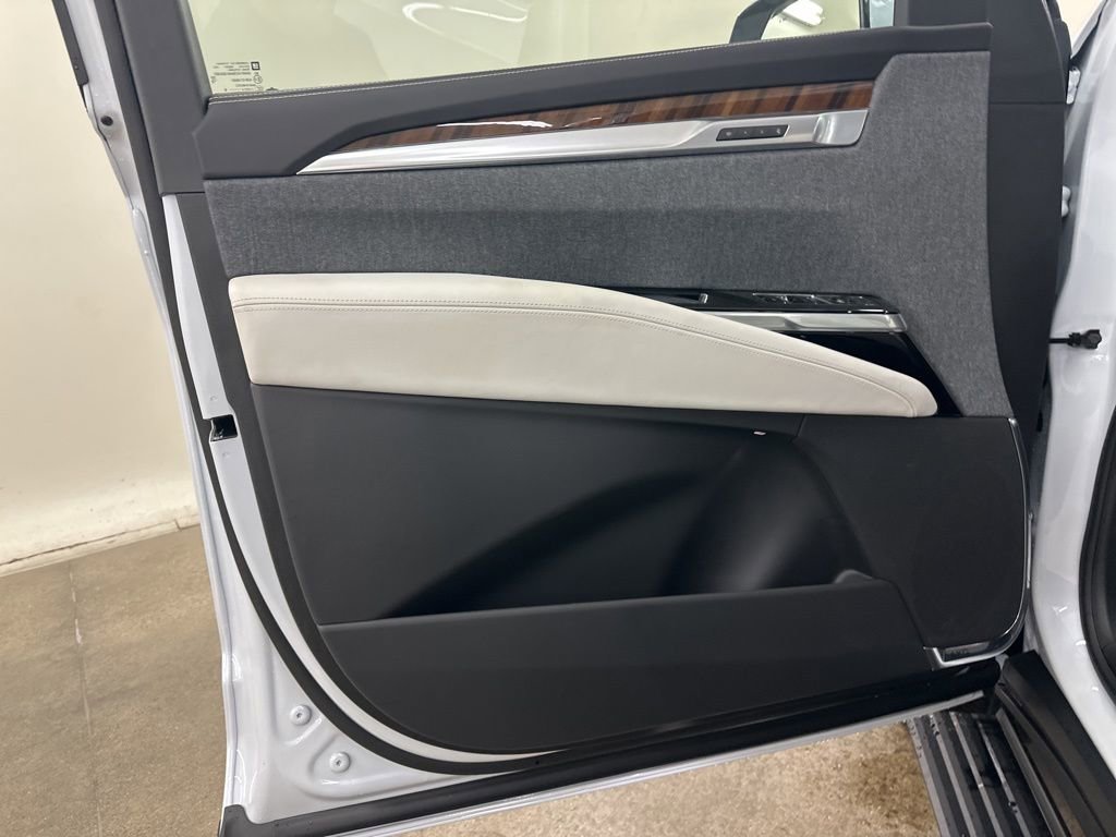 New 2026 Cadillac Escalade Platinum Sport w/ LPO, ONYX Package image 29
