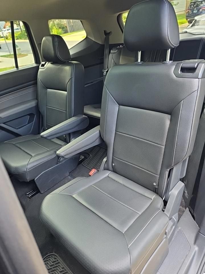 Certified 2023 Volkswagen Atlas SE w/ Panoramic Sunroof Package AWD/4WD image 3